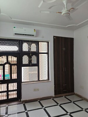 Living Room in 3 BHK Builder Floor at Sector 9 – for Rent