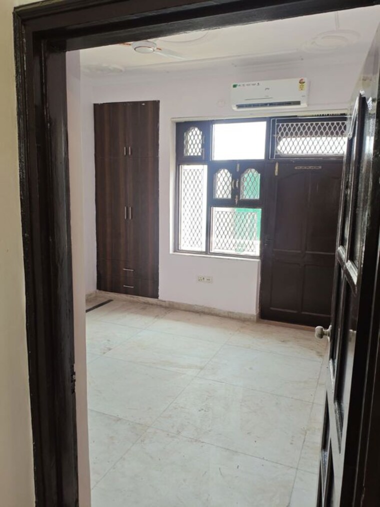 Room, sector 9 3 Bedroom 1450 Sq.Ft. Builder Floor In Sector 9 Gurgaon 10175464