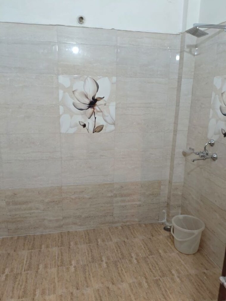 Bathroom, sector 9 3 Bedroom 1450 Sq.Ft. Builder Floor In Sector 9 Gurgaon 10175464