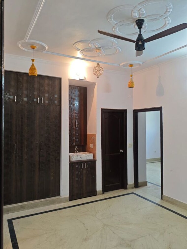 Room, sector 9 3 Bedroom 1450 Sq.Ft. Builder Floor In Sector 9 Gurgaon 10175464