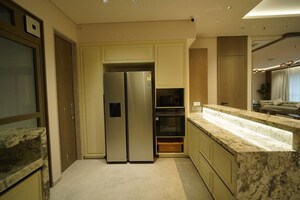 Room in 3 BHK Apartment at Oberoi Sky City, Borivali East – for Rent