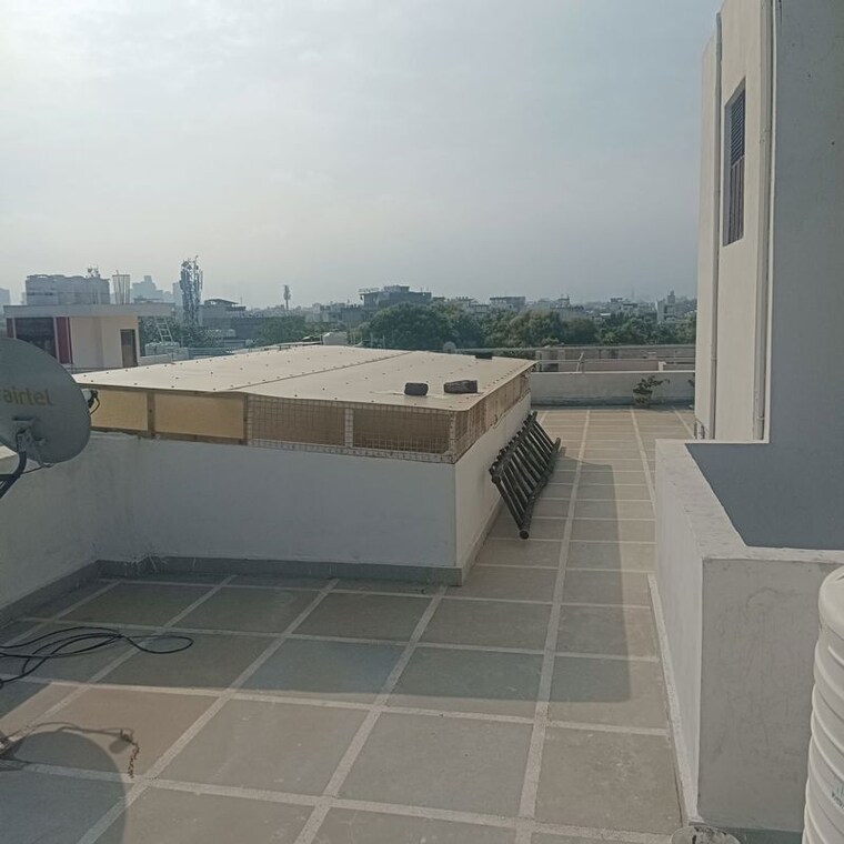 Balcony, sector 45 2 Bedroom 204 Sq.Yd. Builder Floor In Sector 45 Gurgaon 10175469