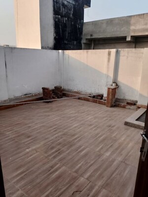 Balcony in 1 BHK Builder Floor at RWA Apartments Sector 70, Sector 70 – for Rent
