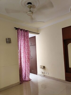 1 BHK Builder Floor For Rent in RWA Apartments Sector 70, Sector 70