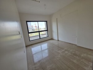 Room in 4 BHK Apartment at Sri Apple Regency Mundhwa, Mundhwa – for Sale