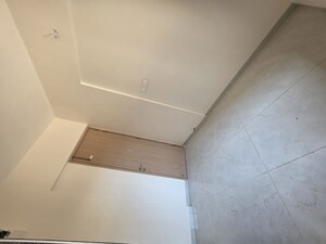 Room in 4 BHK Apartment at Sri Apple Regency Mundhwa, Mundhwa – for Sale