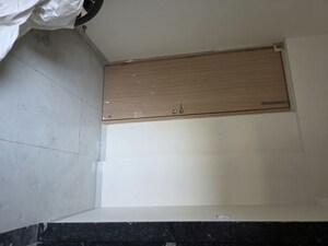 Room in 5 BHK Apartment at Sri Apple Regency Mundhwa, Mundhwa – for Sale