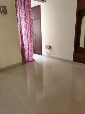 Room in 3 BHK Apartment at RWA Apartments Sector 122, Sector 122 – for Rent