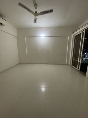 Room in 2.5 BHK Apartment at Nyati Enchante, Wadgaon Sheri – for Rent