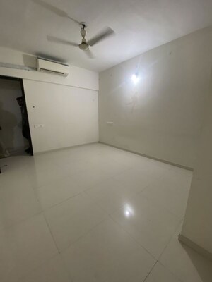 Room in 2.5 BHK Apartment at Nyati Enchante, Wadgaon Sheri – for Rent