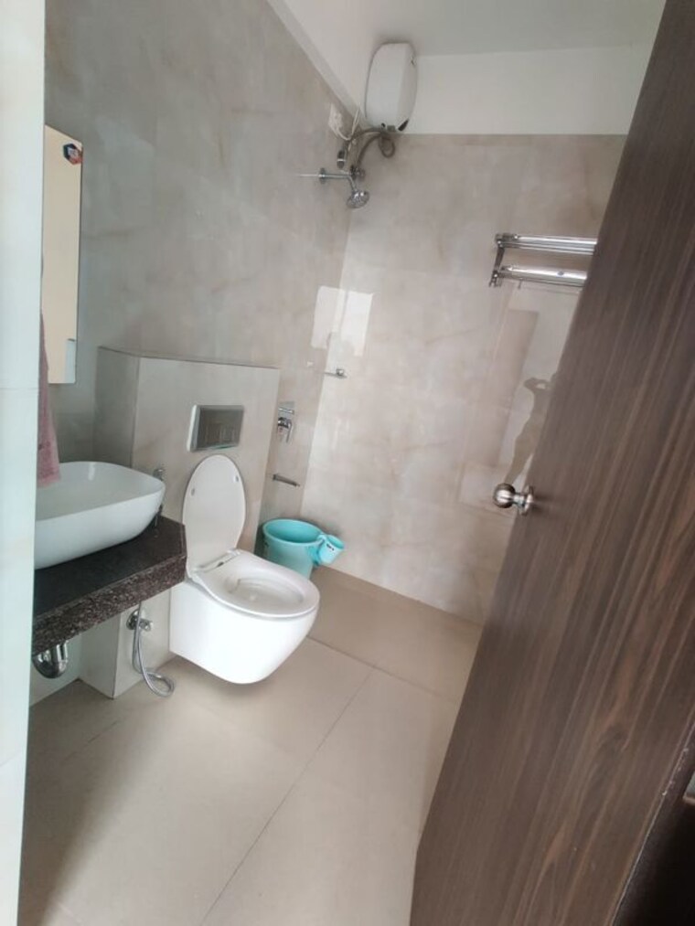 Bathroom, raymond-ten-x-habitat 2 Bedroom 700 Sq.Ft. Apartment In Pokhran Road No Two Thane 10175548