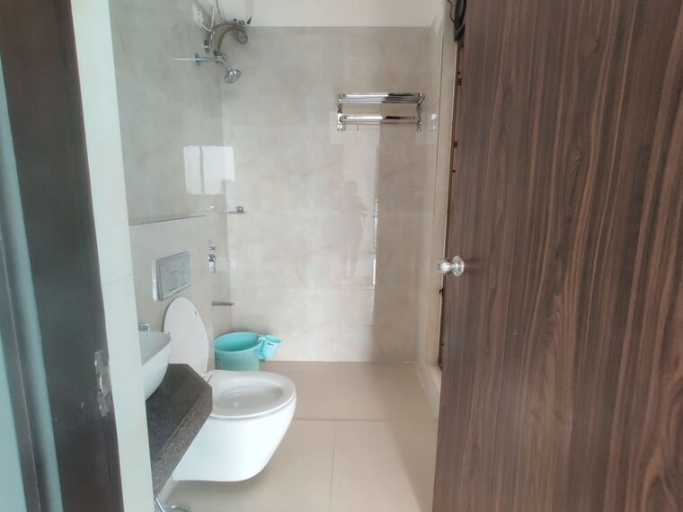 Bathroom, raymond-ten-x-habitat 2 Bedroom 700 Sq.Ft. Apartment In Pokhran Road No Two Thane 10175548