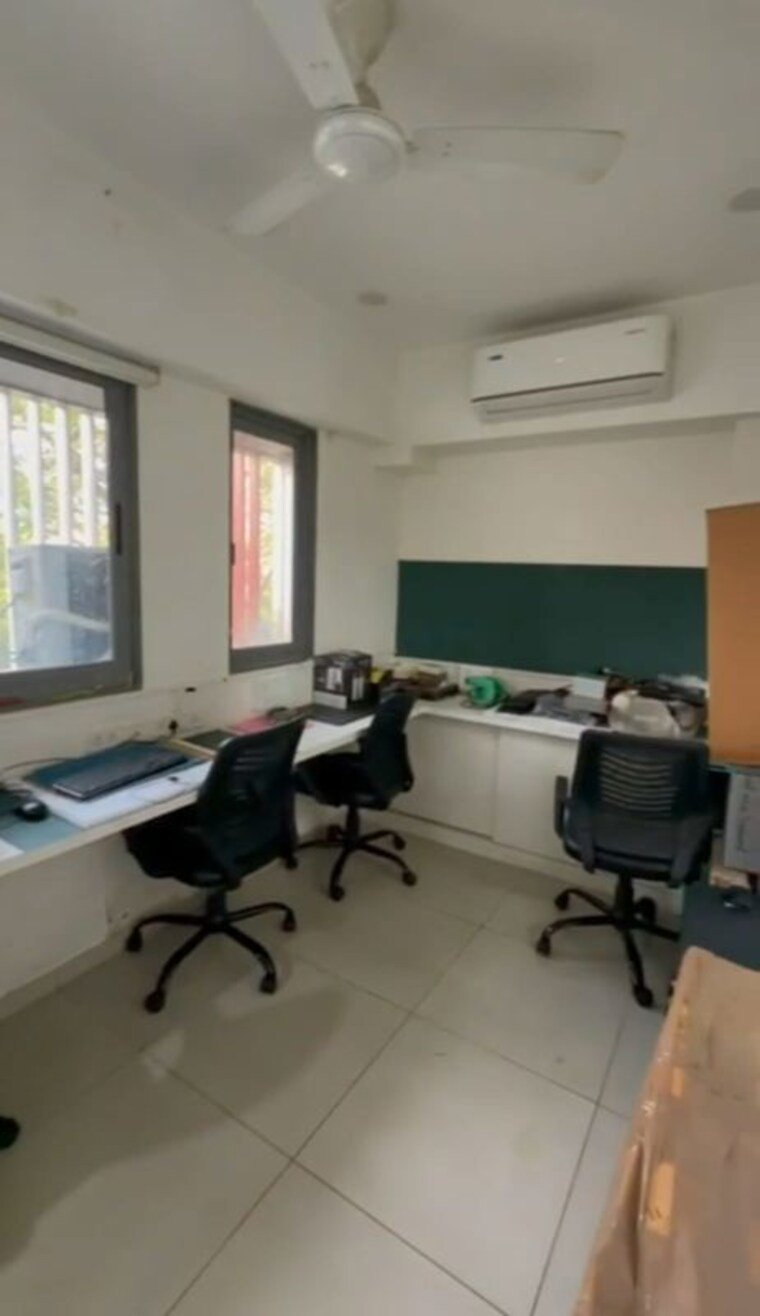 Team Area, navrangpura Commercial Office Space 950 Sq.Ft. In Navrangpura Ahmedabad 10175569