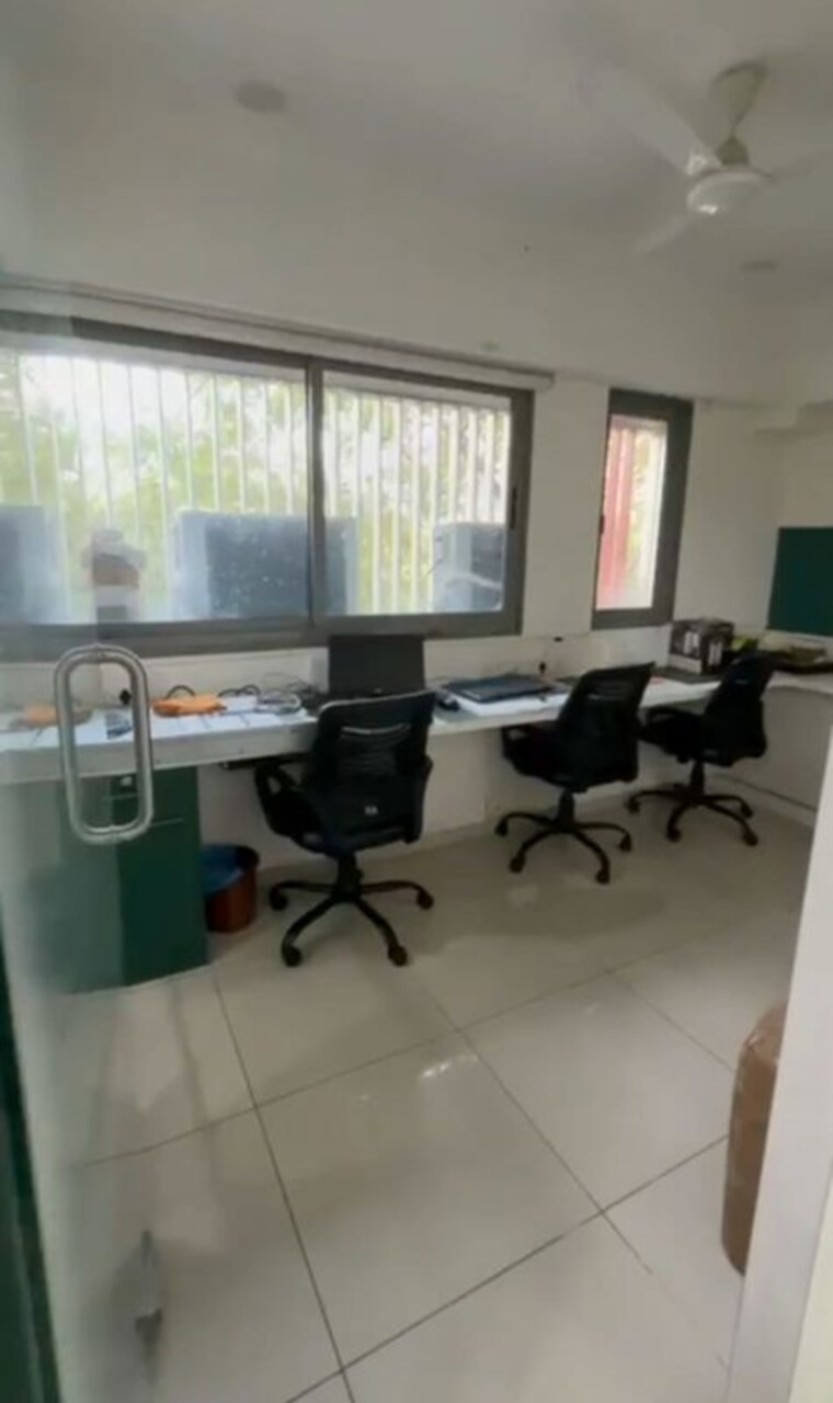 Team Area, navrangpura Commercial Office Space 950 Sq.Ft. In Navrangpura Ahmedabad 10175569