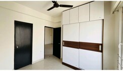 2 BHK + Pooja Room Apartment For Rent in Signature The Serenas