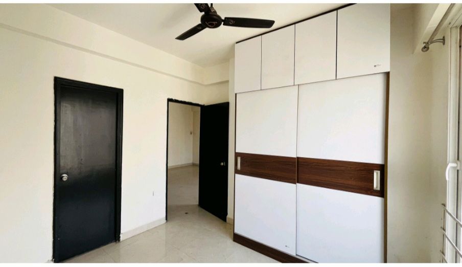 2 BHK + Pooja Room Apartment For Rent in Signature The Serenas