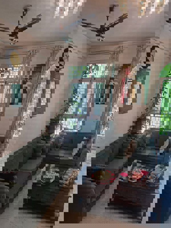 3 BHK 2000 Sq.Ft. Apartment in Malibu Shopping Arcade