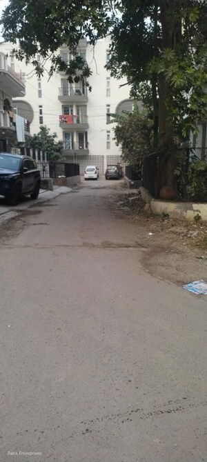 Parking in 2 BHK Builder Floor at Palam Vihar Residents Association, Palam Vihar – for Rent