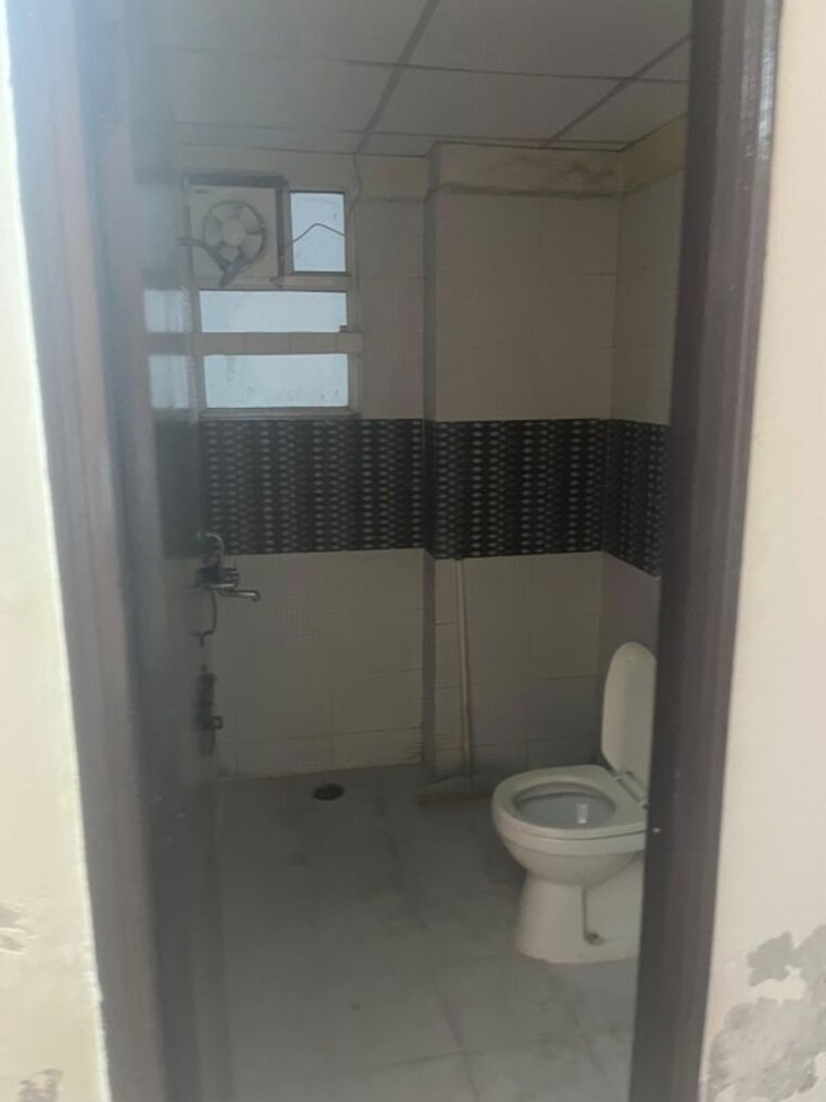 Bathroom, proview-officer-city 2 Bedroom 1040 Sq.Ft. Apartment In Raj Nagar Extension Ghaziabad 10175665