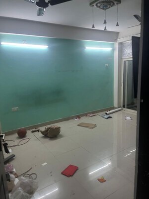 Room in 2 BHK Apartment at Proview Officer City, Raj Nagar Extension – for Rent