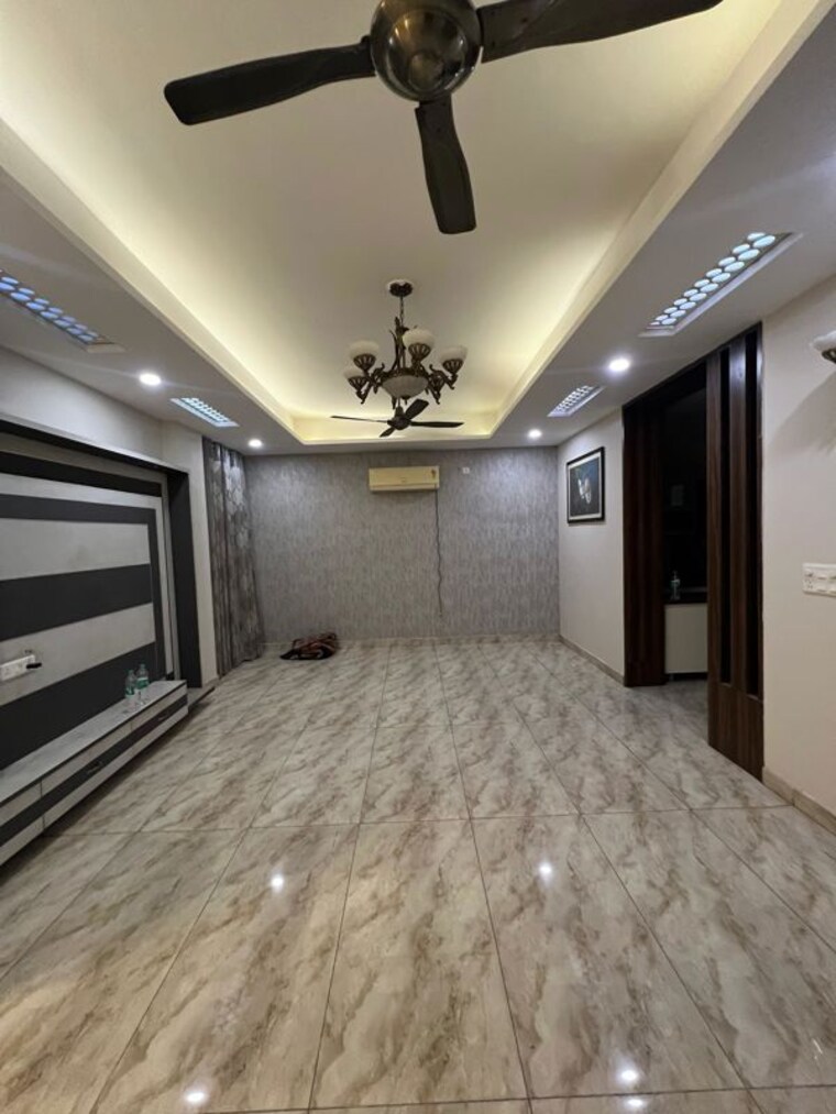 Room, niti khand i 5 Bedroom 250 Sq.Mt. Builder Floor In Niti Khand I Ghaziabad 10175666