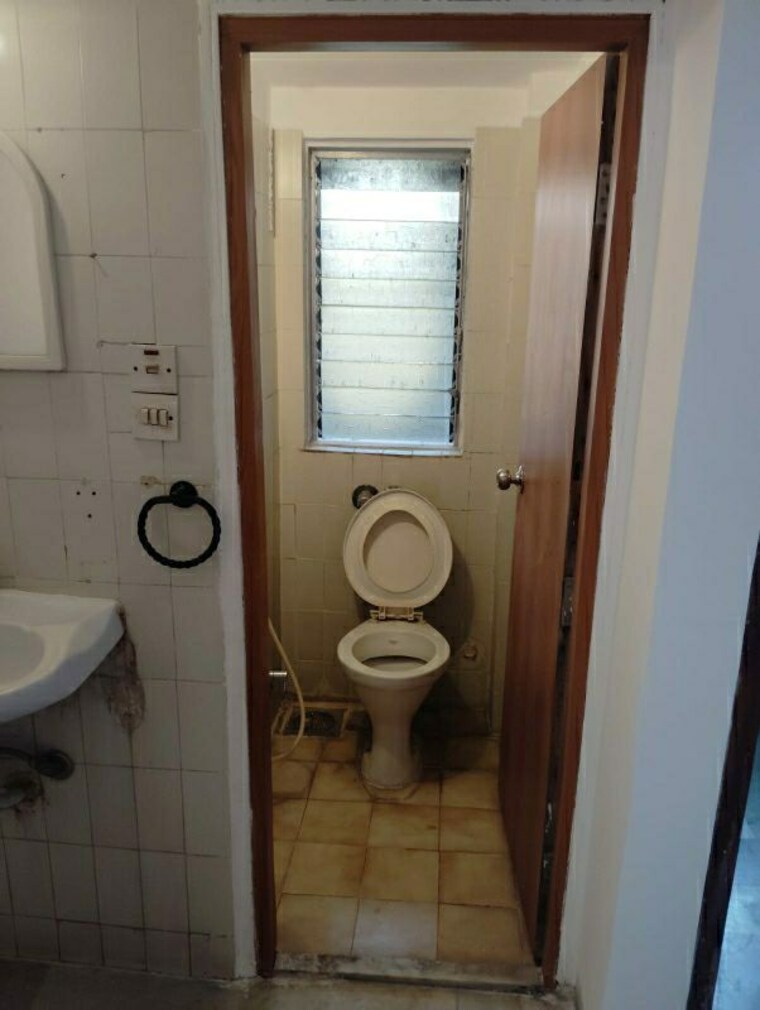 Bathroom, hiranandani-garden-eden-2 1 Bedroom 600 Sq.Ft. Apartment In Powai Mumbai 10175679