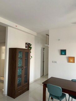 2 BHK Apartment For Rent in Godrej Aqua