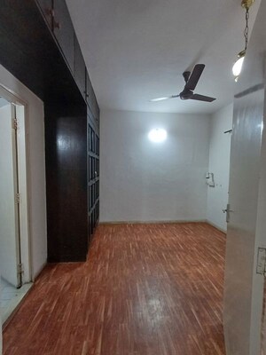 Room in 1 BHK Apartment at Clover Common CHS, Viman Nagar – for Rent