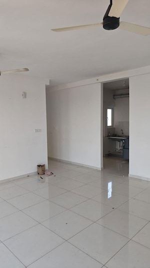 Room in 3.5 BHK Apartment at Bhartiya Nikoo Homes, Thanisandra Main Road – for Rent