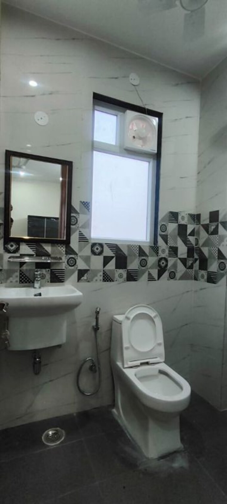 Bathroom, sector 45 4 Bedroom 1980 Sq.Ft. Builder Floor In Sector 45 Gurgaon 10175748