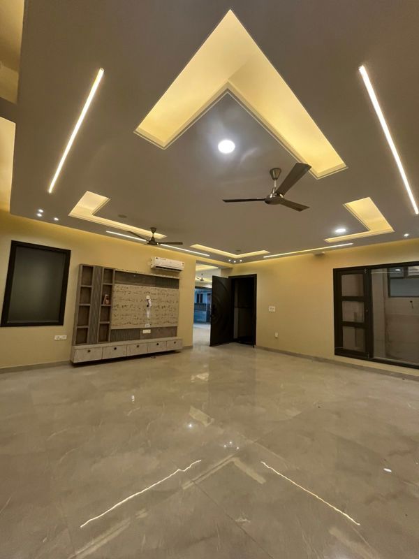 4 BHK + Pooja Room Builder Floor For Rent in Green Fields Colony