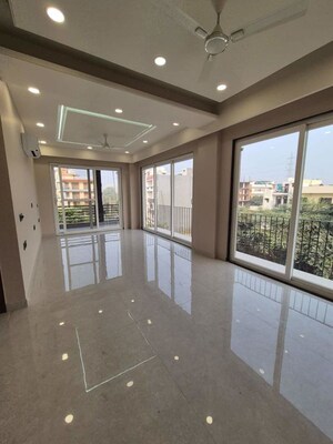 Kitchen in 3 BHK Builder Floor at Sector 52 – for Rent