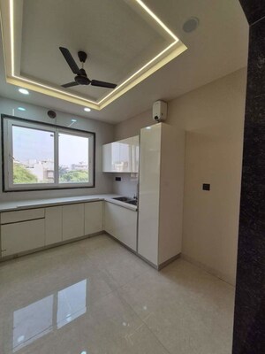 3 BHK Builder Floor For Rent in Sector 52