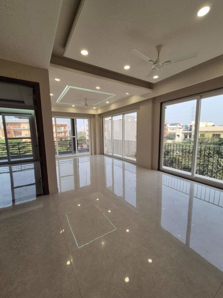 Room, sector 52 3 Bedroom 1870 Sq.Ft. Builder Floor In Sector 52 Gurgaon 10175757