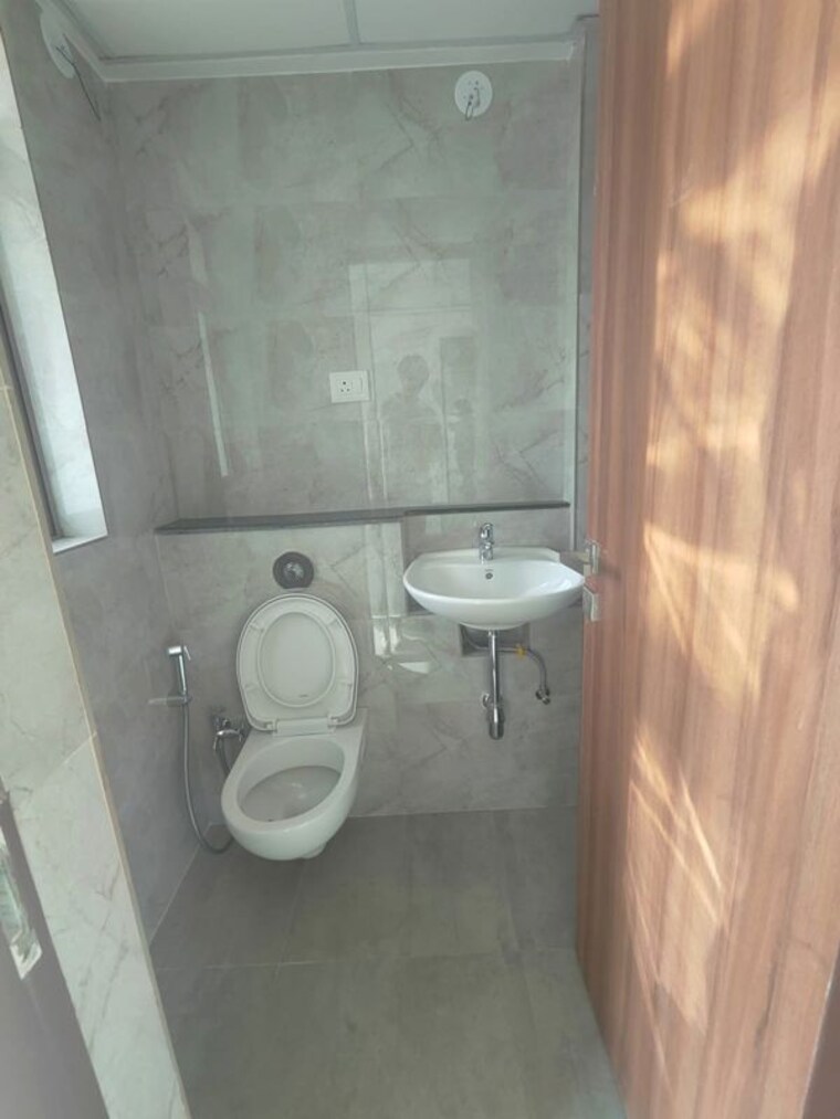 Attached Bathroom, sheth-irene 2 Bedroom 650 Sq.Ft. Apartment In Malad West Mumbai 10175776
