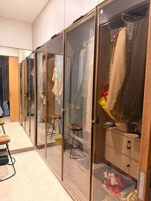 Master Bedroom in 3 BHK Apartment at Oberoi Realty Splendor, Andheri East – for Sale