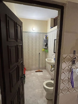 Bathroom in 2 BHK Builder Floor at Ansal Plaza Sector-23, Sector 23 – for Rent