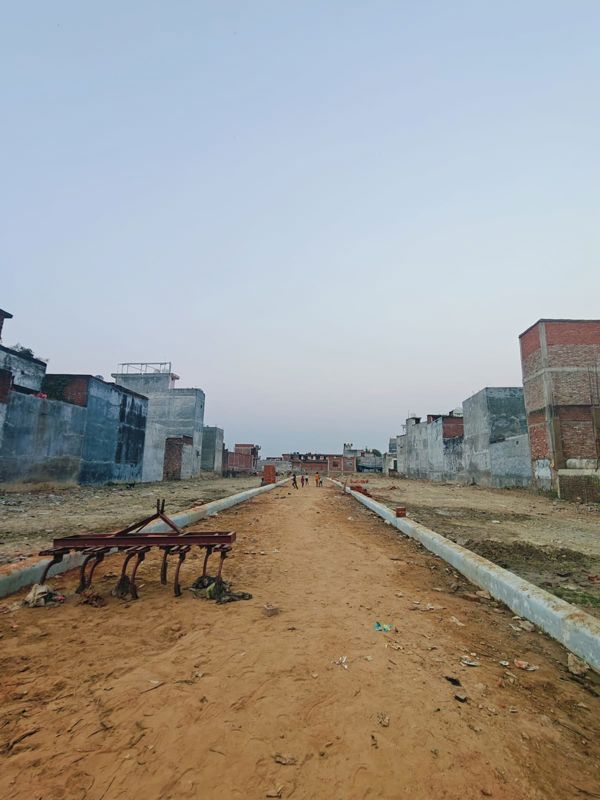 Plot For Sale in Chinhat