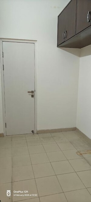 Room in 3 BHK Apartment at Emaar The Palm Drive-The Premier Terraces, Sector 66 – for Rent