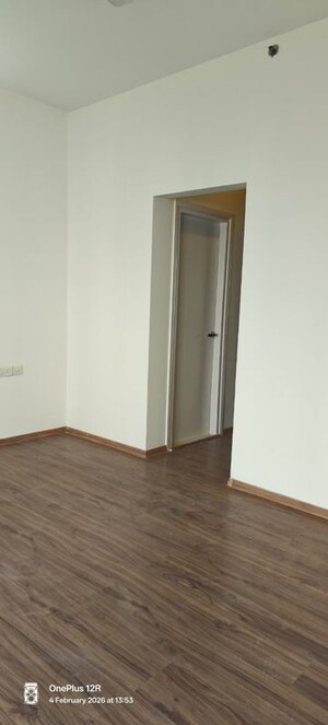 Room in 3 BHK Apartment at Emaar The Palm Drive-The Premier Terraces, Sector 66 – for Rent