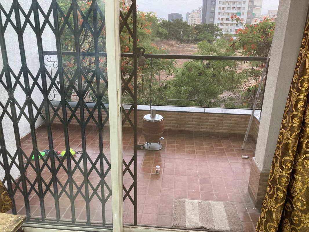 3 BHK + Servant Room Apartment For Rent in Riddhi Zoa Complex