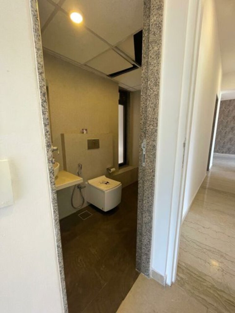 Bathroom, kanakia-silicon-valley 3 Bedroom 986 Sq.Ft. Apartment In Powai Mumbai 10175838