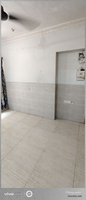 Bathroom in 2 BHK Apartment at Summit Apartment, Goregaon East – for Rent