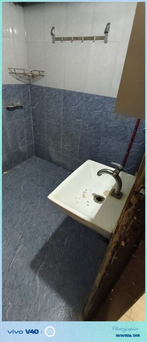 Bathroom in 2 BHK Apartment at Summit Apartment, Goregaon East – for Rent