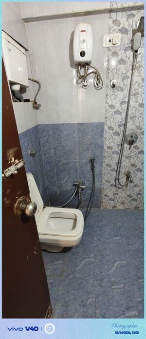 Bathroom in 2 BHK Apartment at Summit Apartment, Goregaon East – for Rent