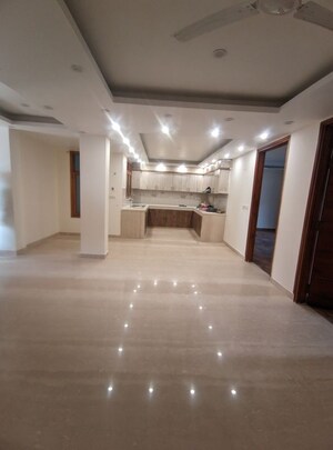 Room in 3 BHK Builder Floor at Eros Garden Villas, Charmwood Village – for Sale