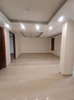 Room in 3 BHK Builder Floor at Eros Garden Villas, Charmwood Village – for Sale