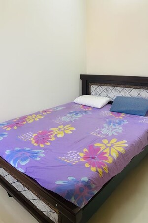 Bedroom in 3 BHK Builder Floor at Kondapur – for Rent
