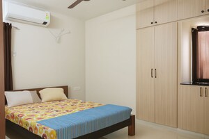 Bedroom in 3 BHK Builder Floor at Kondapur – for Rent