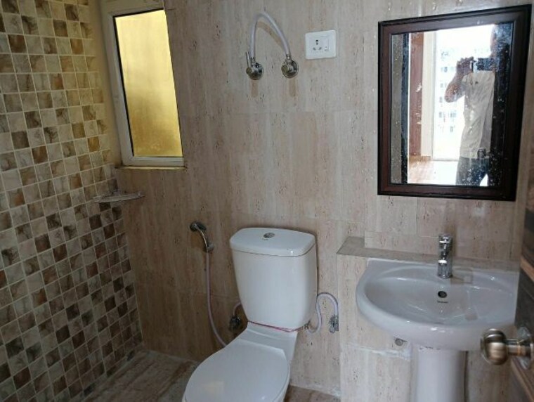 Bathroom, mahagun-mantra-i 3 Bedroom 1400 Sq.Ft. Apartment In Sector 10 Greater Noida Greater Noida 9336300